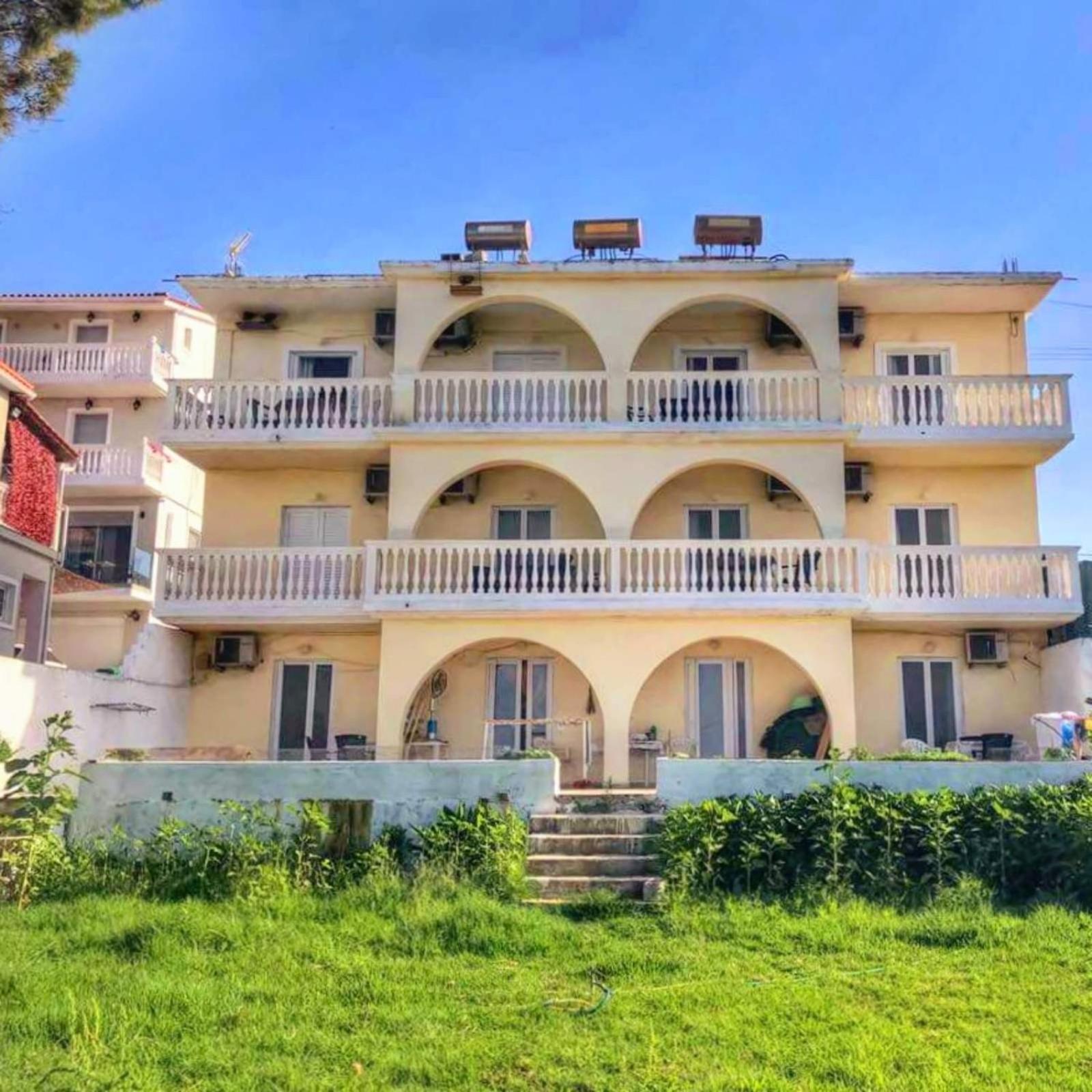 Red Sun Apartments Amoudi Exterior foto